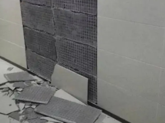 章贡瓷砖空鼓维修公司分享下章贡墙砖松动维修的知识